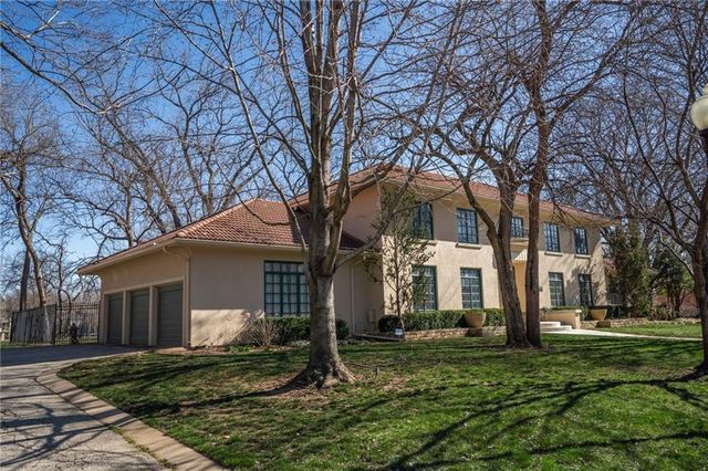 4412 Nicklaus Drive, Lawrence, KS 66047