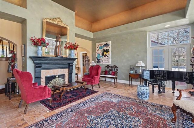 4412 Nicklaus Drive, Lawrence, KS 66047