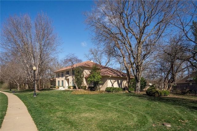 4412 Nicklaus Drive, Lawrence, KS 66047