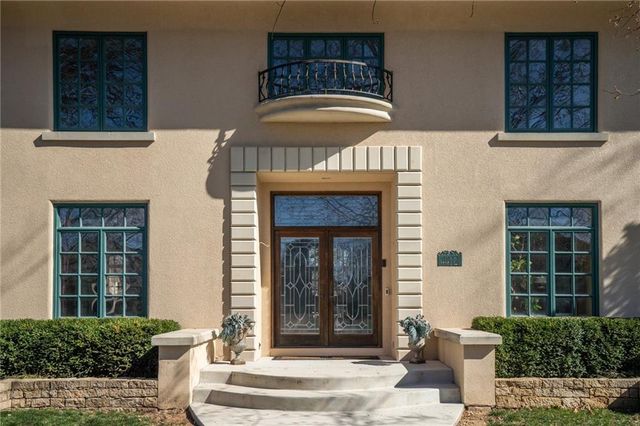 4412 Nicklaus Drive, Lawrence, KS 66047