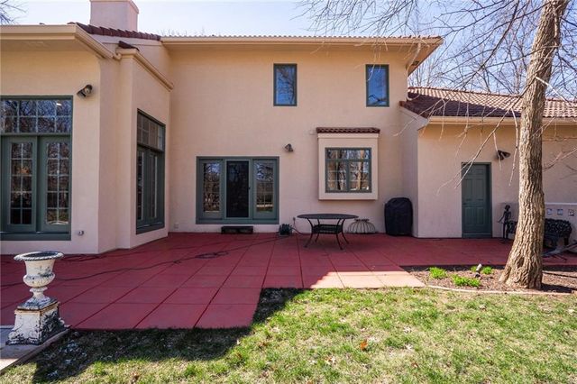 4412 Nicklaus Drive, Lawrence, KS 66047