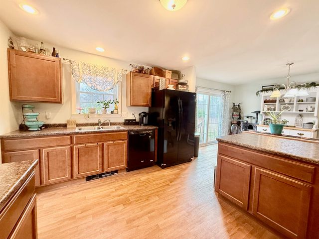 3 Major John Simpson Way, Deerfield, NH 03037