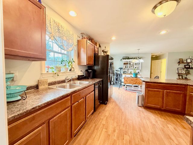 3 Major John Simpson Way, Deerfield, NH 03037