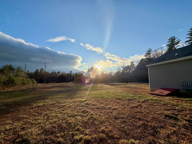 3 Major John Simpson Way, Deerfield, NH 03037