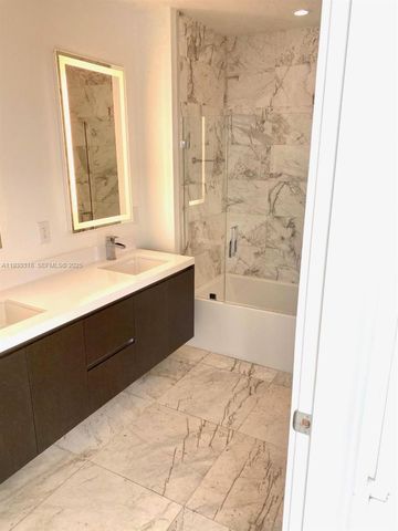 851 NE 1st Ave 2602, Miami, FL 33132