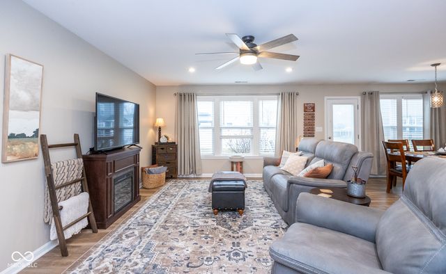 647 Fresno Court, Greenfield, IN 46140