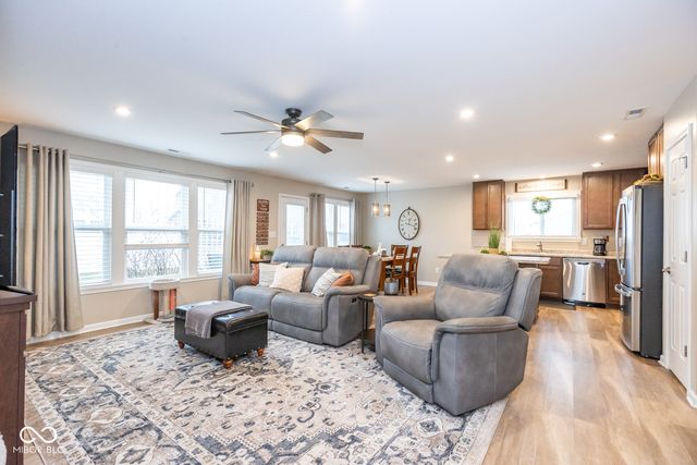 647 Fresno Court, Greenfield, IN 46140