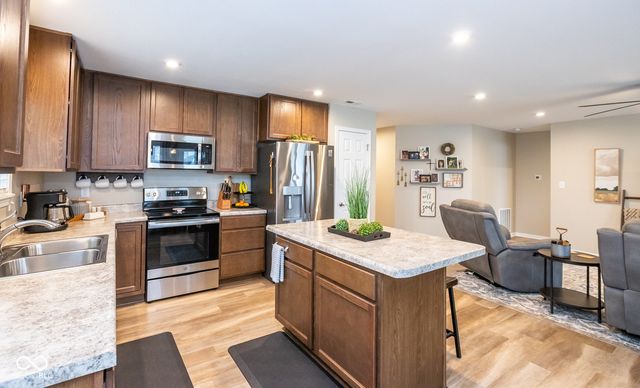 647 Fresno Court, Greenfield, IN 46140