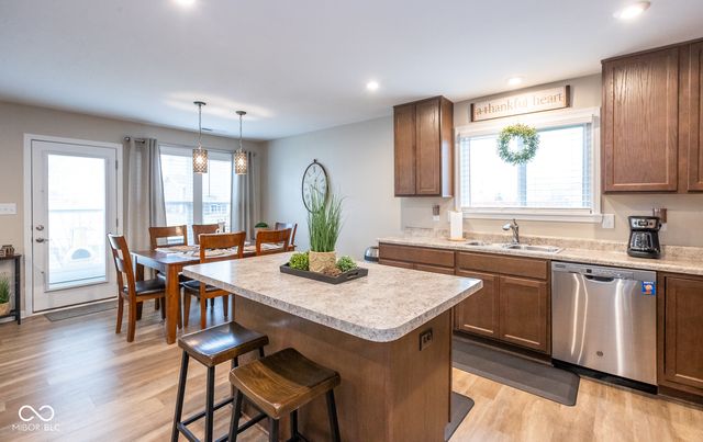 647 Fresno Court, Greenfield, IN 46140