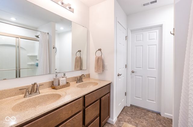 647 Fresno Court, Greenfield, IN 46140