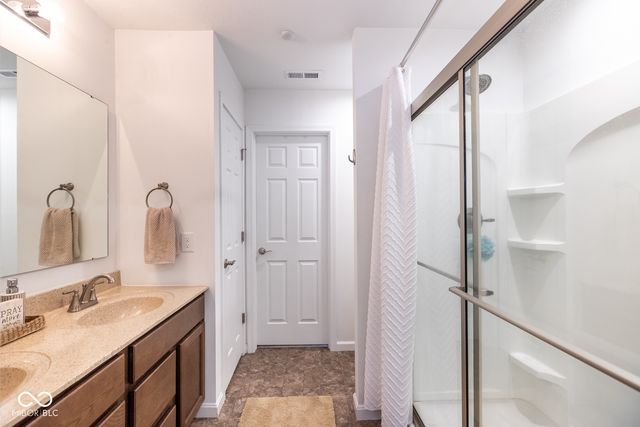 647 Fresno Court, Greenfield, IN 46140