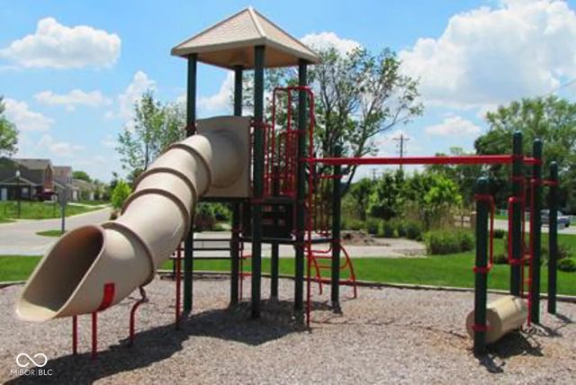 647 Fresno Court, Greenfield, IN 46140