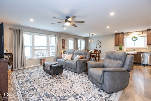 647 Fresno Court, Greenfield, IN 46140