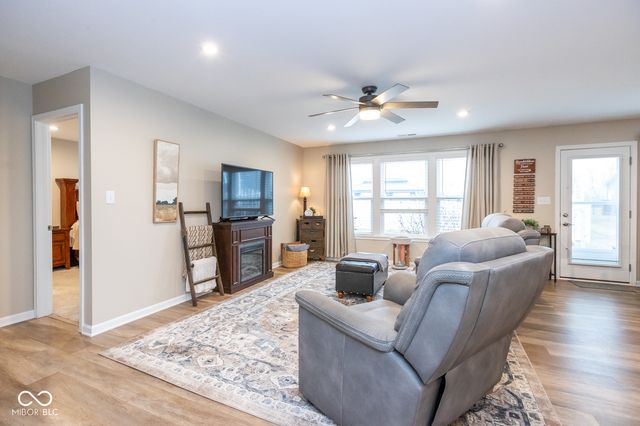 647 Fresno Court, Greenfield, IN 46140