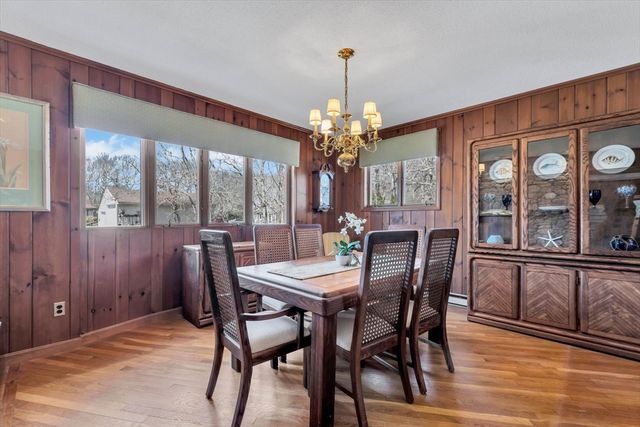 435 Acapesket Road, Falmouth, MA 02536