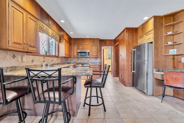 435 Acapesket Road, Falmouth, MA 02536