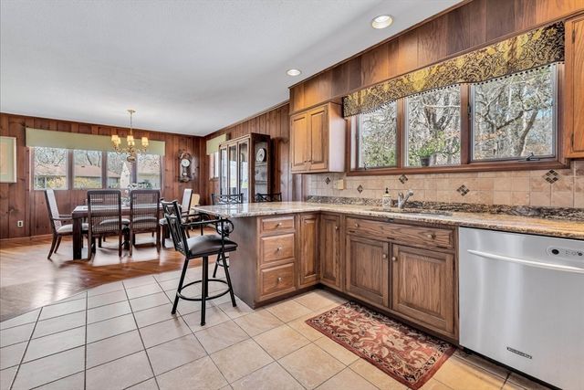 435 Acapesket Road, Falmouth, MA 02536