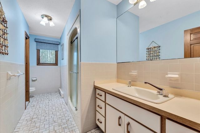 435 Acapesket Road, Falmouth, MA 02536