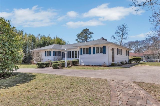 435 Acapesket Road, Falmouth, MA 02536