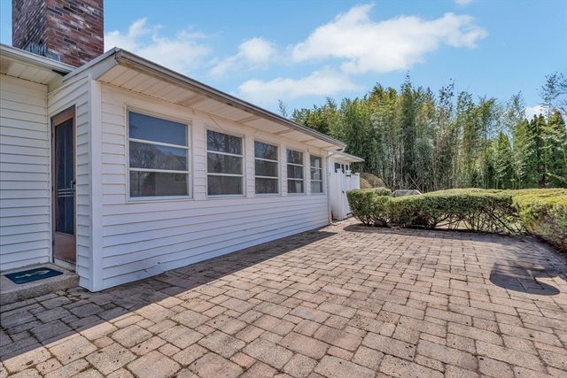 435 Acapesket Road, Falmouth, MA 02536