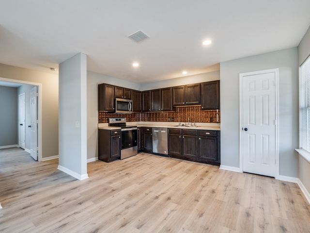 3206 Buckskin Drive, Dallas, TX 75241