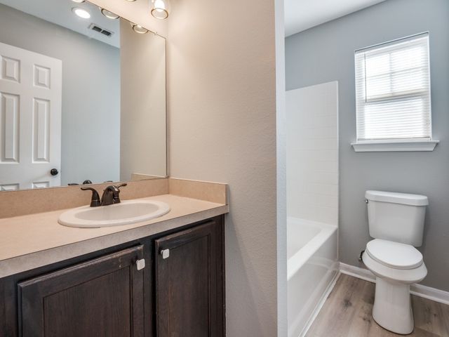 3206 Buckskin Drive, Dallas, TX 75241