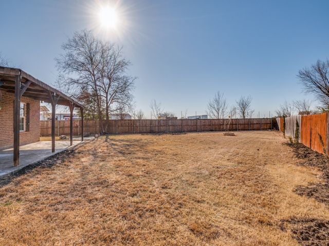 3206 Buckskin Drive, Dallas, TX 75241