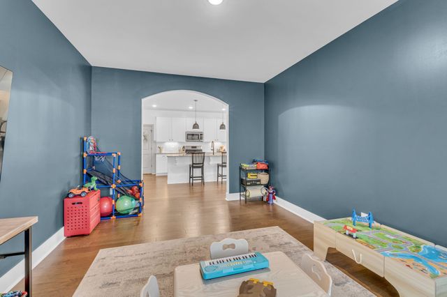 1393 Wentworth Dr, Gallatin, TN 37066