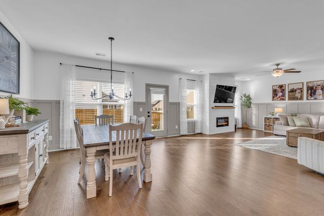 1393 Wentworth Dr, Gallatin, TN 37066