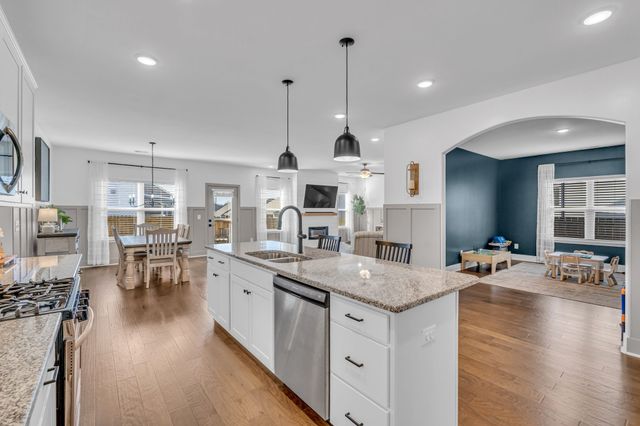 1393 Wentworth Dr, Gallatin, TN 37066