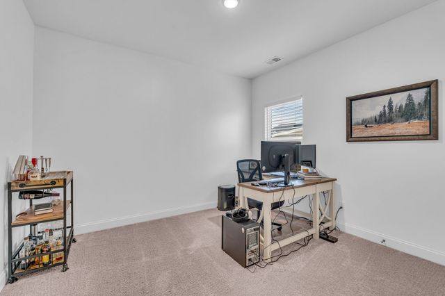 1393 Wentworth Dr, Gallatin, TN 37066