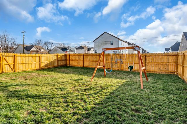 1393 Wentworth Dr, Gallatin, TN 37066