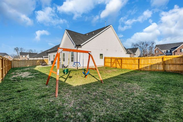 1393 Wentworth Dr, Gallatin, TN 37066