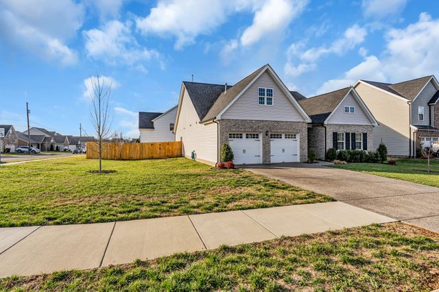 1393 Wentworth Dr, Gallatin, TN 37066