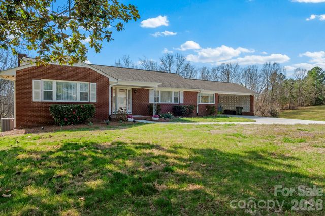 3291 Burton Road, Thomasville, NC 27360