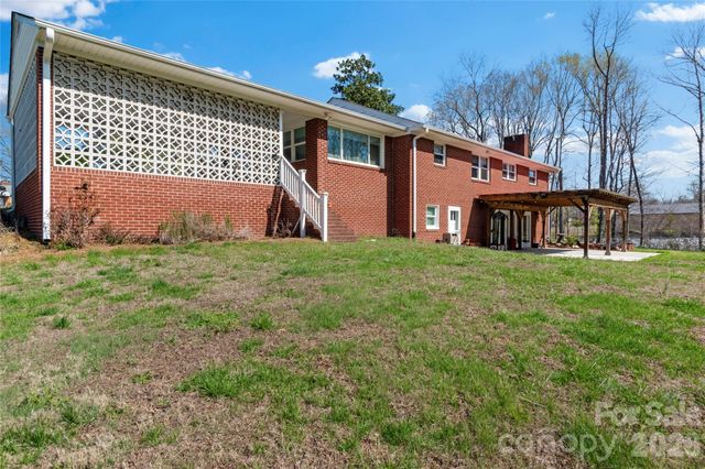 3291 Burton Road, Thomasville, NC 27360