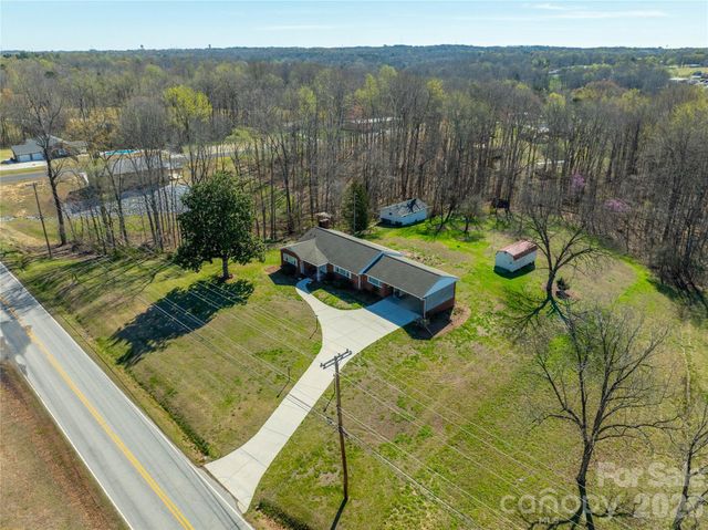 3291 Burton Road, Thomasville, NC 27360