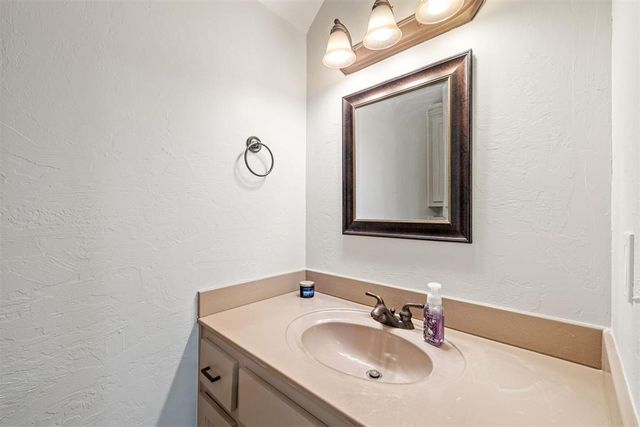 2250 Jackson Lane, Blanchard, OK 73010