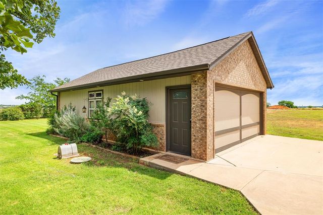 2250 Jackson Lane, Blanchard, OK 73010
