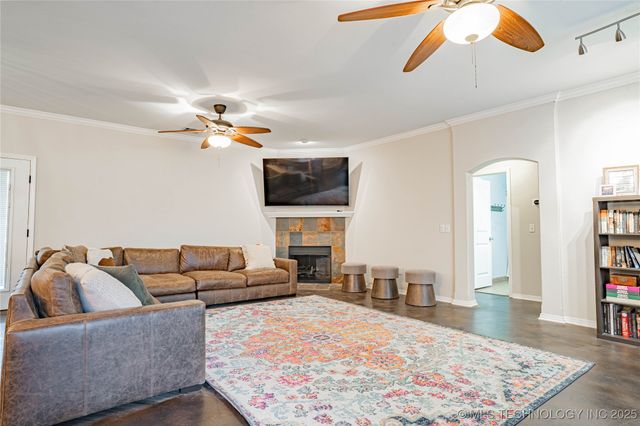 906 Aspenwood Street, Cleveland, OK 74020