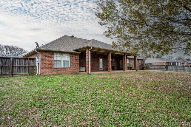 906 Aspenwood Street, Cleveland, OK 74020