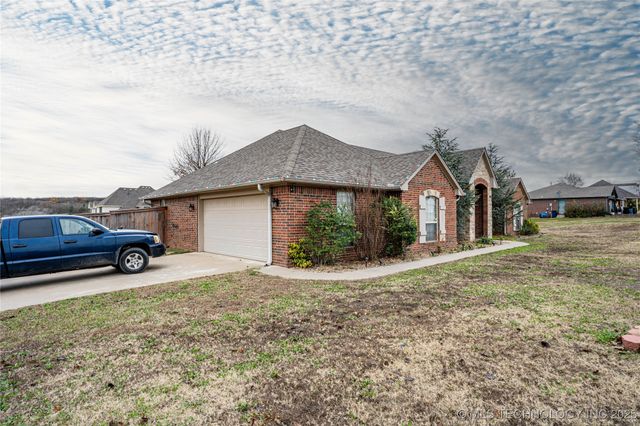 906 Aspenwood Street, Cleveland, OK 74020