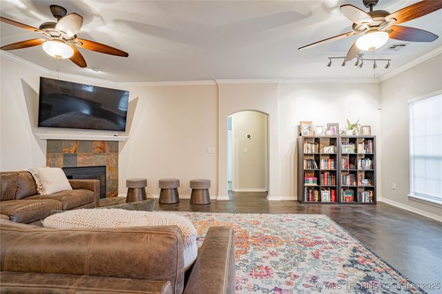 906 Aspenwood Street, Cleveland, OK 74020