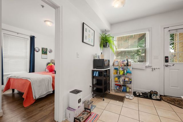 53 Myrtle St 2, Waltham, MA 02453