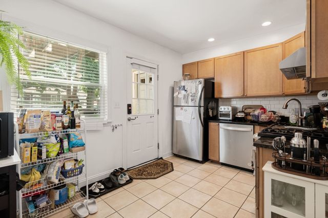 53 Myrtle St 2, Waltham, MA 02453