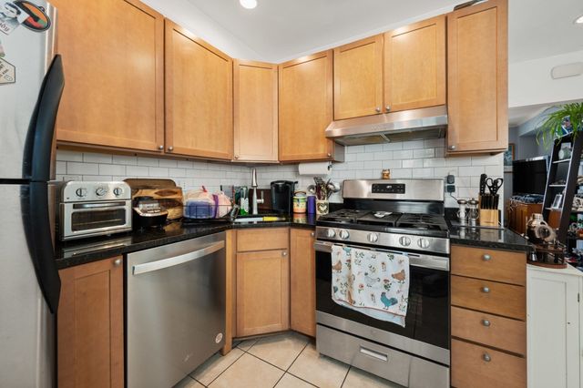 53 Myrtle St 2, Waltham, MA 02453