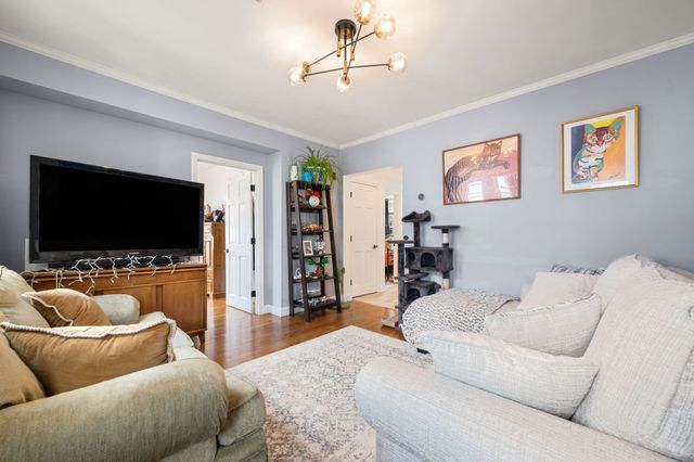 53 Myrtle St 2, Waltham, MA 02453