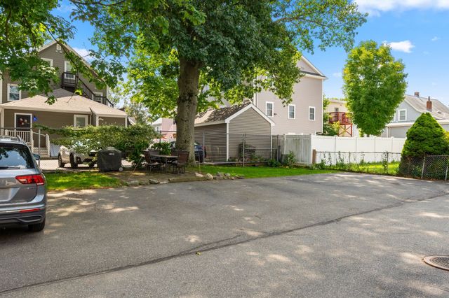 53 Myrtle St 2, Waltham, MA 02453