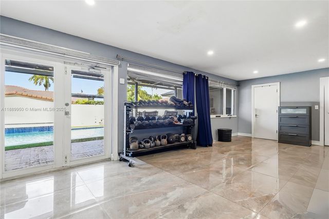 9795 NW 27th Ter, Doral, FL 33172