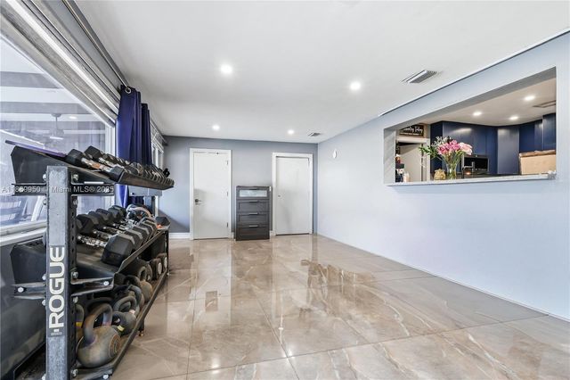 9795 NW 27th Ter, Doral, FL 33172